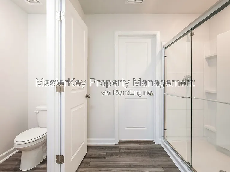 804 McKenzie Park Ter — Photo 18