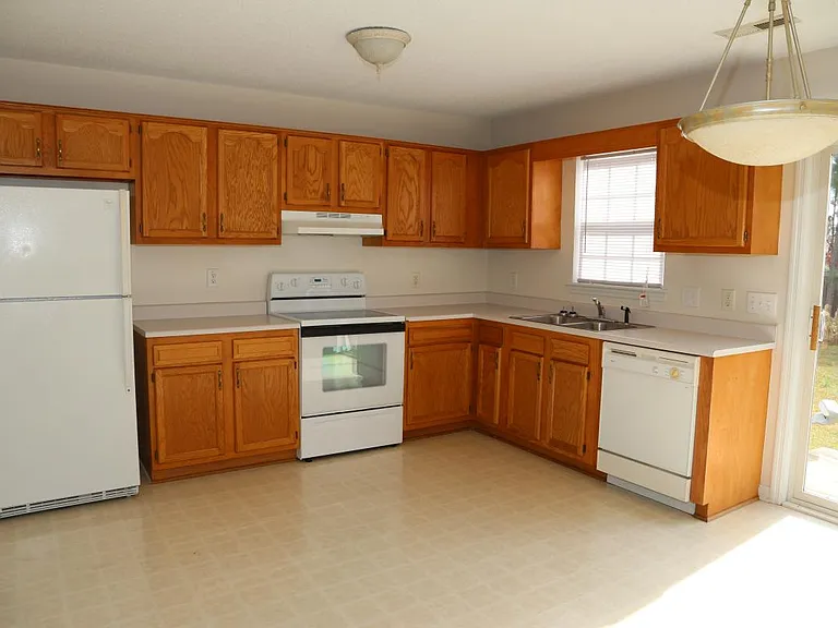 103 W Ivybridge Dr — Photo 10