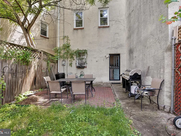 874 N 4th St — Photo 12