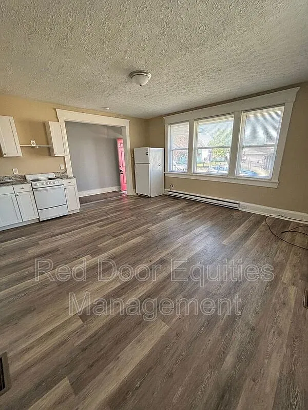 Studio, 1.0 bath, $775 — Photo 1