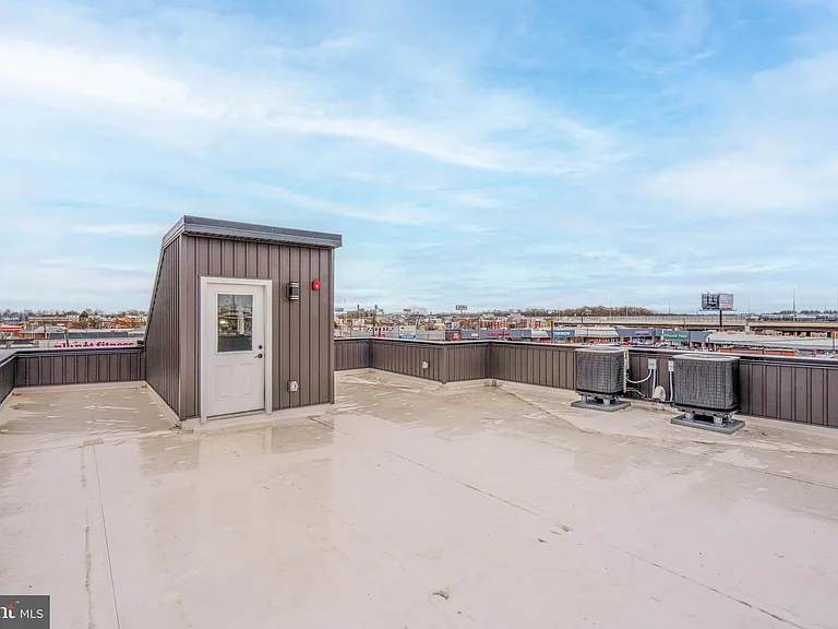 2323 E Cabot St #3 — Photo 27