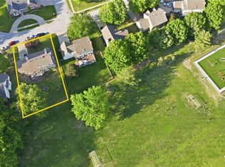 509 NE Olympic Ct, Lees Summit, MO 64064