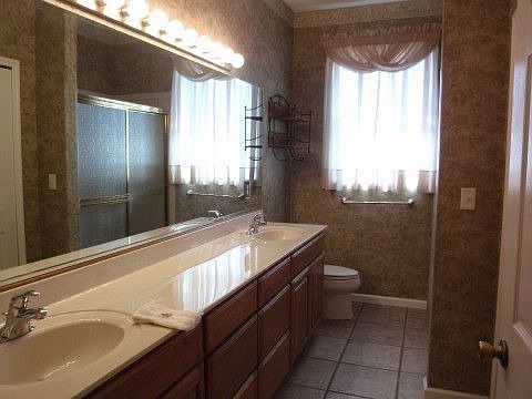 5th image of 9433 Lakeshore Dr