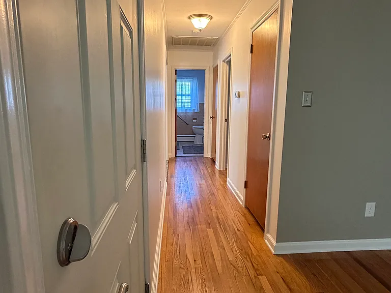 139 S Eastview Ave — Photo 16
