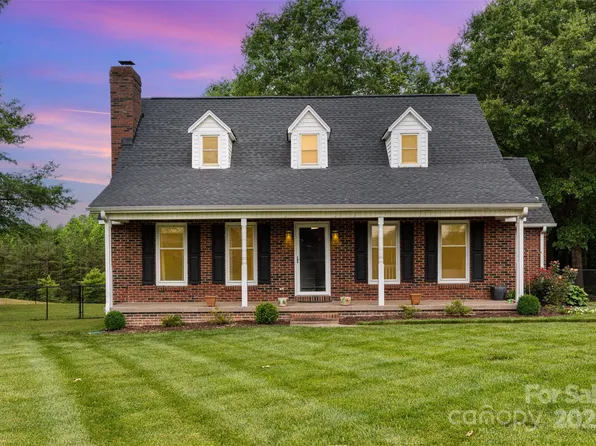 3049 Stablegate Dr, Gastonia, NC 28052