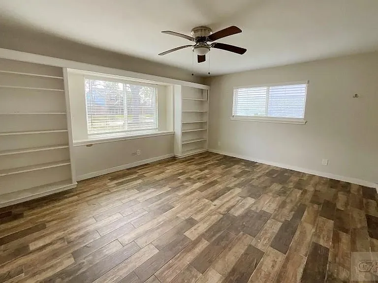 443 Bayou View Dr — Photo 12