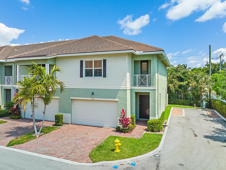 1843 Juno Landing Ln — Photo 2