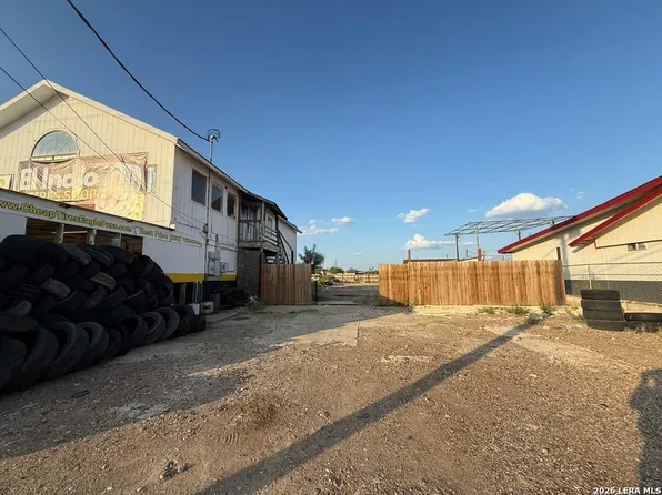 2985 El Indio Hwy, Eagle Pass, TX 78852