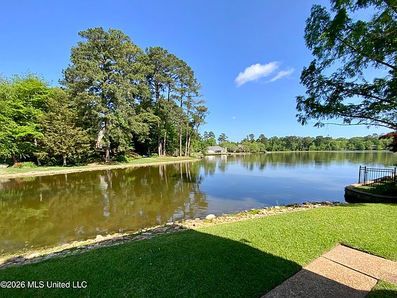 2nd image of 4 Spring Lake Point