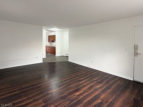5th image of 19 Van Rensselear St APT 3
