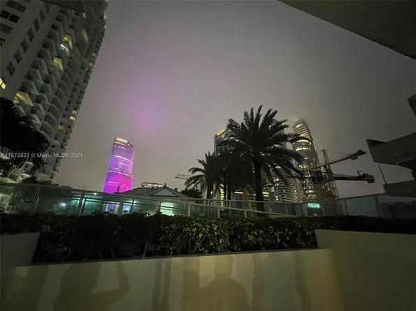 41 SE 5th St APT 703, Miami, FL 33131