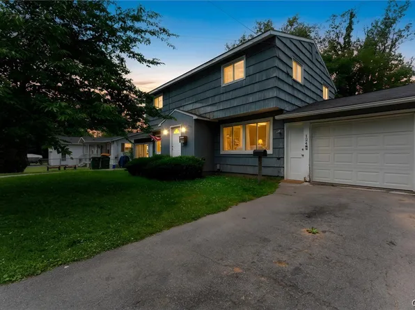124 Boysen Rd, North Syracuse, NY 13212