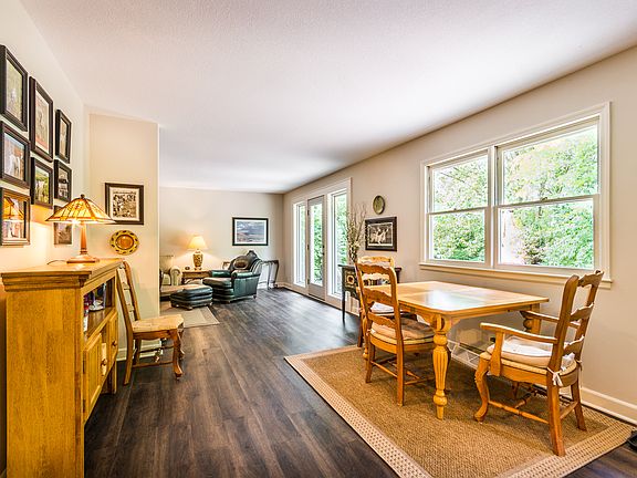 5th image of 3005 Tamarak Dr