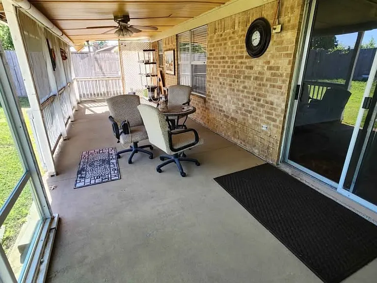 6460 Old Mill Cir — Photo 3