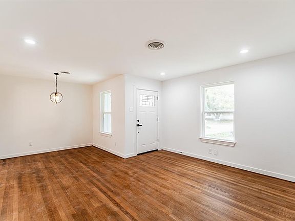 3rd image of 2525 Dunreath Dr