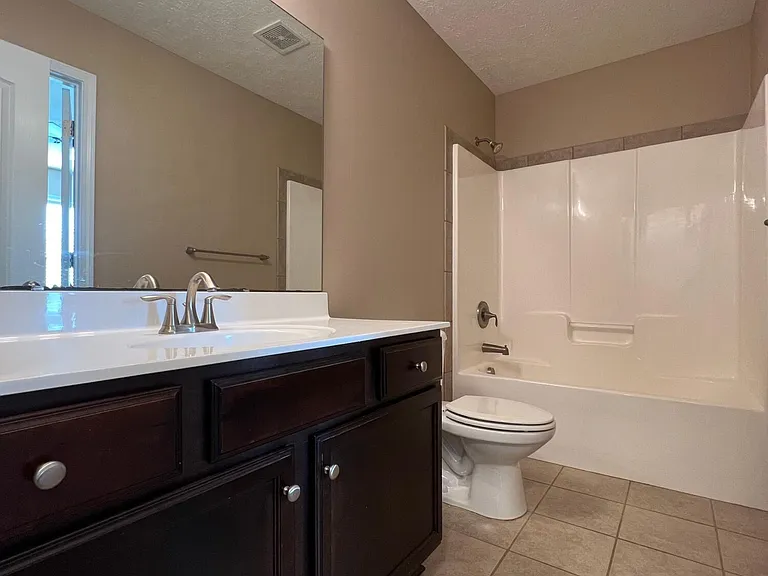 704 Radiant Dr — Photo 19