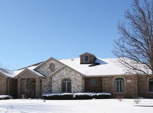 4N650 Mountain Ash Dr, Wayne, IL