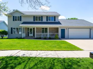 1409 E Wyndmere Dr, Appleton, WI 54913