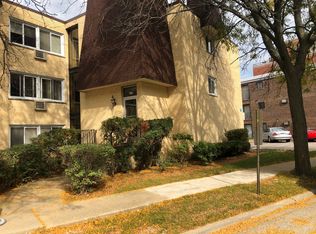 677 S River Rd APT 2A, Des Plaines, IL 60016