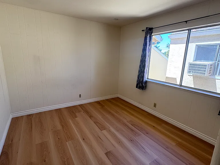 6094 Bollinger Rd — Photo 24