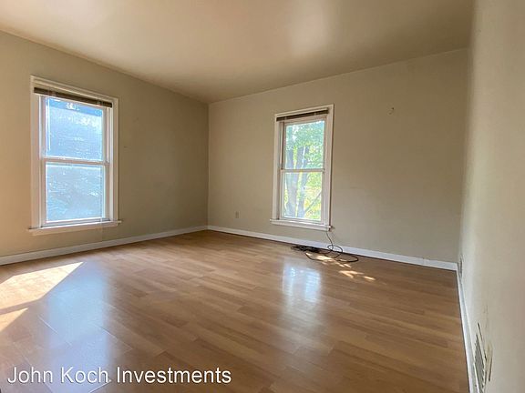 4th image of 1100 S Phillips Ave #3