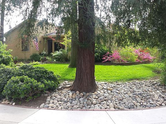 2nd image of 876 Karen Dr