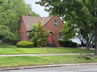 5916 Pearl Rd, Cleveland, OH 44130