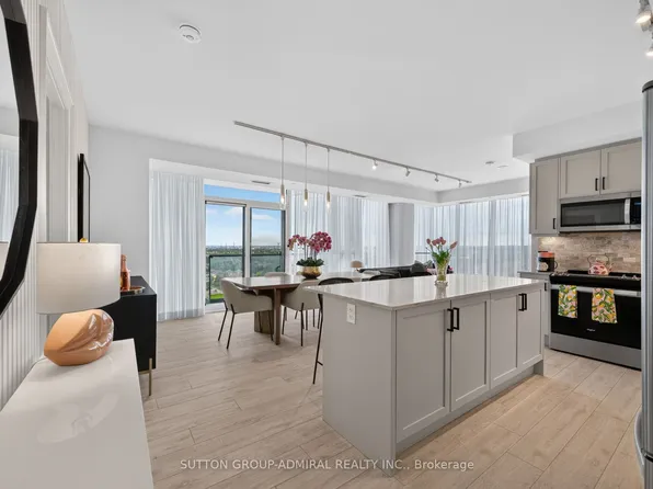 10 Gatineau Dr #1206W, Vaughan, ON L4J 0L2