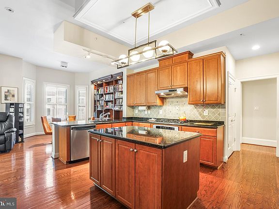 5th image of 10401 Strathmore Park Ct APT 404