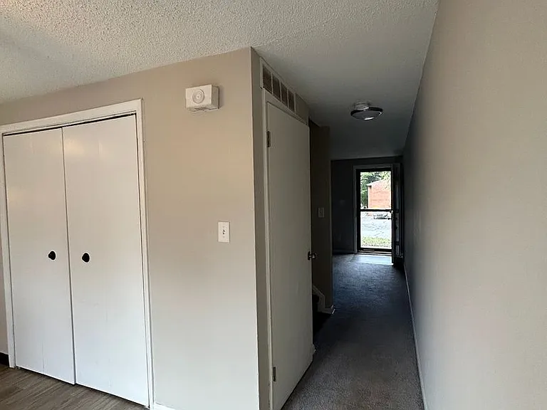 Coventry Court Townhomes — Photo 102