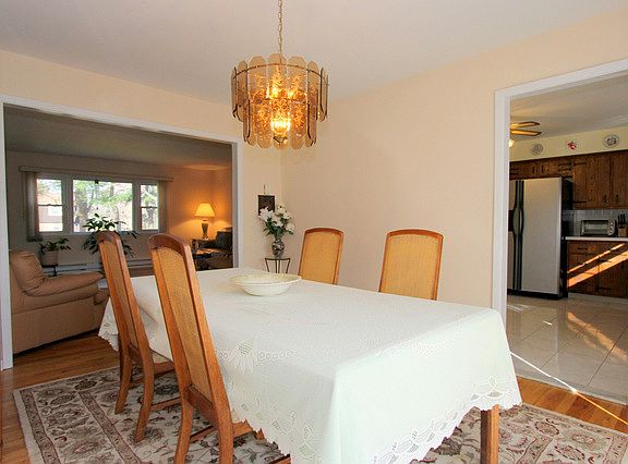5th image of 3228 Amelia Dr
