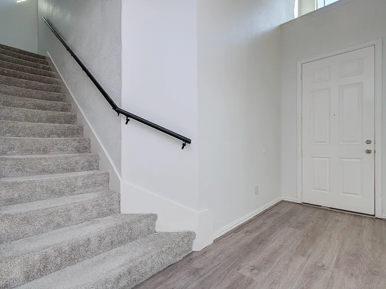22314 Mosshall Ct — Photo 11