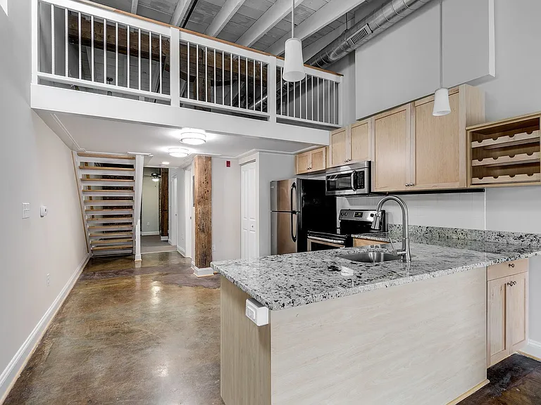 1710 E Franklin St — Photo 53
