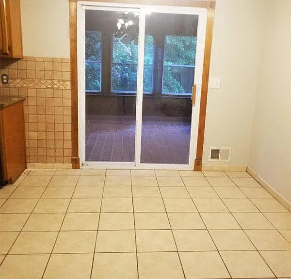 2490 Waterford Park Dr — Photo 6