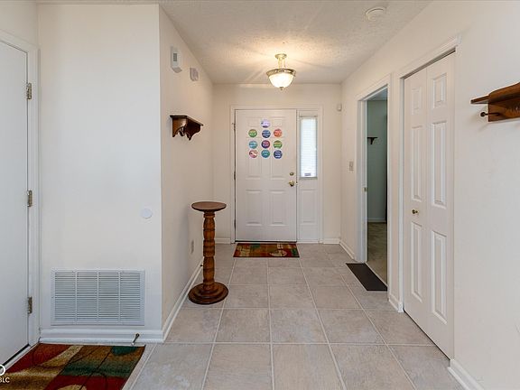 4th image of 913 Halyard Dr