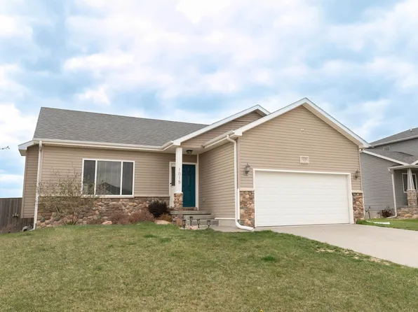 1015 Cyprus Blvd, Hickman, NE 68372