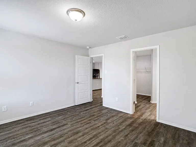 6023 Macdona Rdg — Photo 15