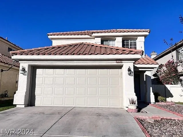 4 bed, 2.5 bath, 2080 sqft, $2,250 — Photo 1