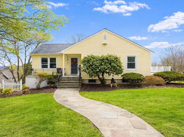 17 Greenwood Drive, Mahopac, NY 10541