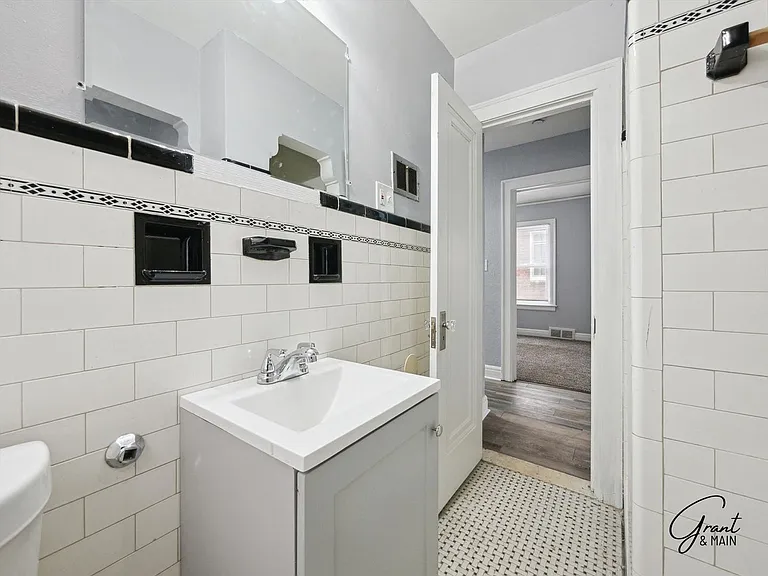 16831 Mendota - Bohdi Enterprises LLC — Photo 22