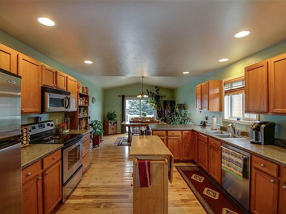 4th image of 813 N 12th St