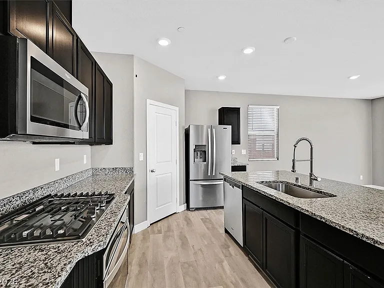 2823 Turnstone Ridge St — Photo 8