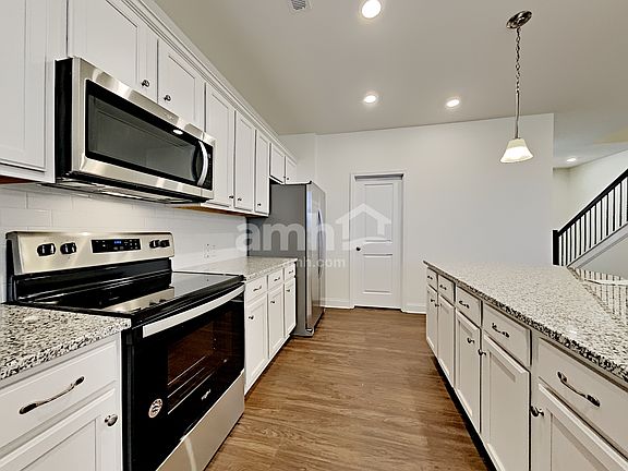 5th image of 130 Hamilton Park Dr
