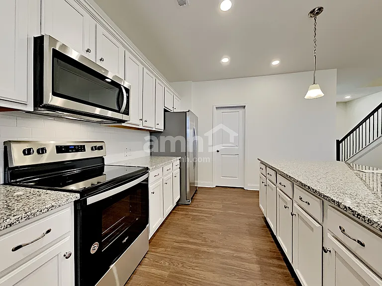 130 Hamilton Park Dr — Photo 5