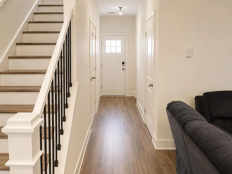 5770 Calle Vista Dr #5770 — Photo 2