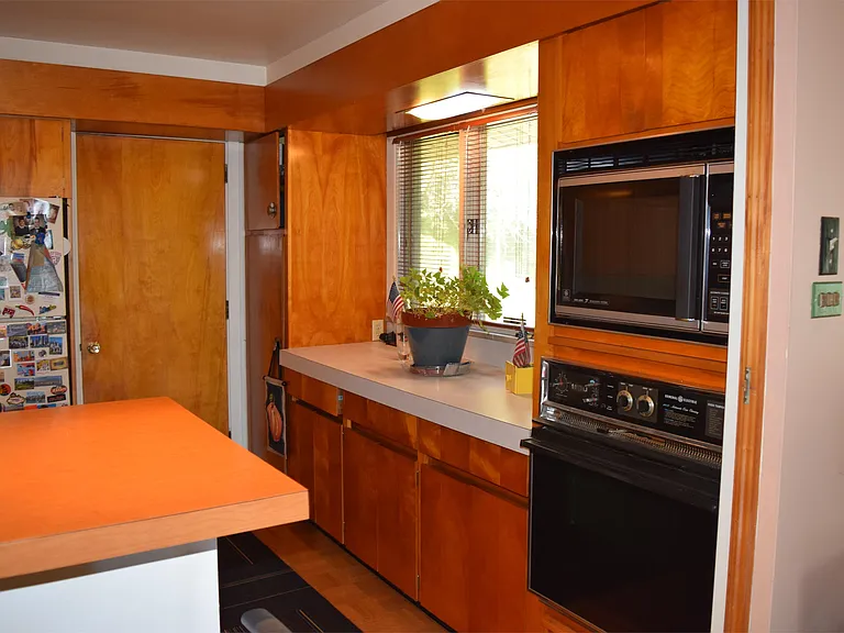 301 Homan Ave — Photo 19