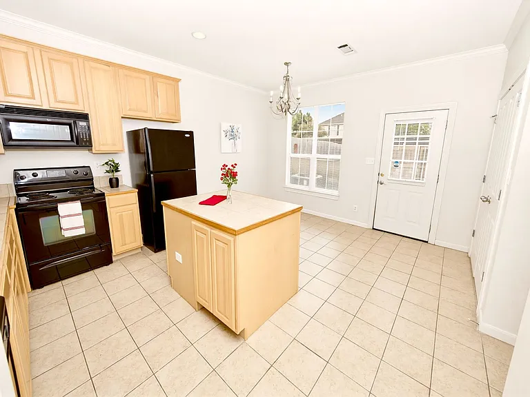 4000 Lake Beau Pre Blvd #14 — Photo 10