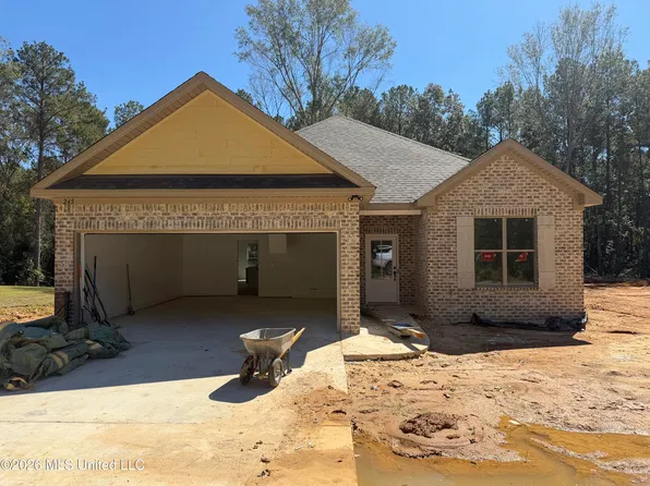 245 Smith Dr, Mendenhall, MS 39114