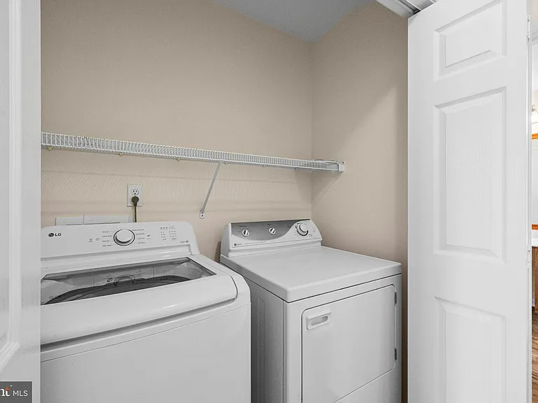 686 Lake Caroline Dr — Photo 18