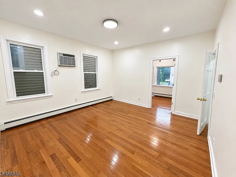 2 bed, 1.0 bath, $2,400 — Photo 2